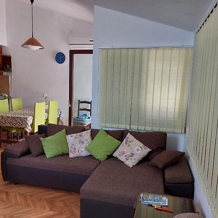 Apartment Silvana Božava Buitenkant foto